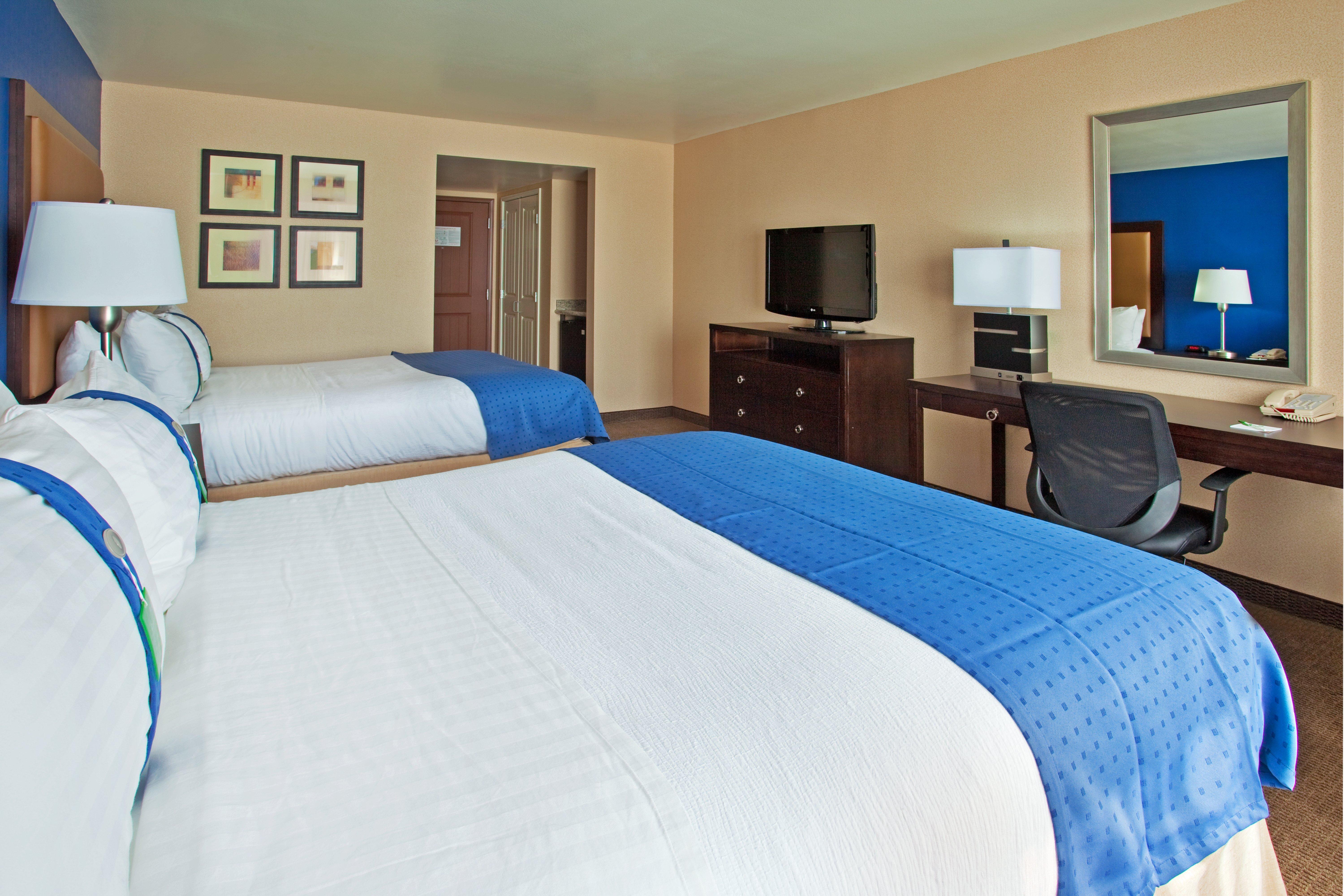 Hotel Holiday & Airport By Ihg 3*