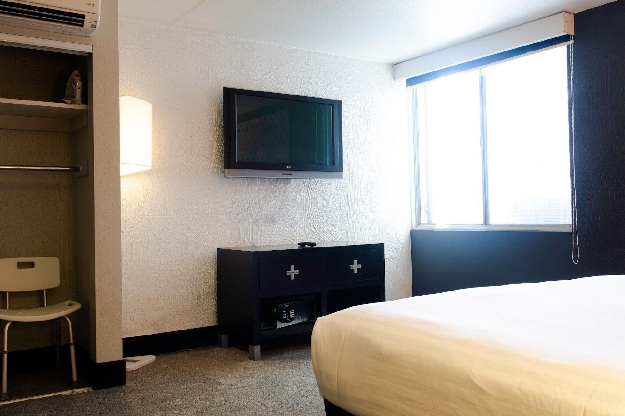 The Clarendon And (adults Only) 4* Phoenix