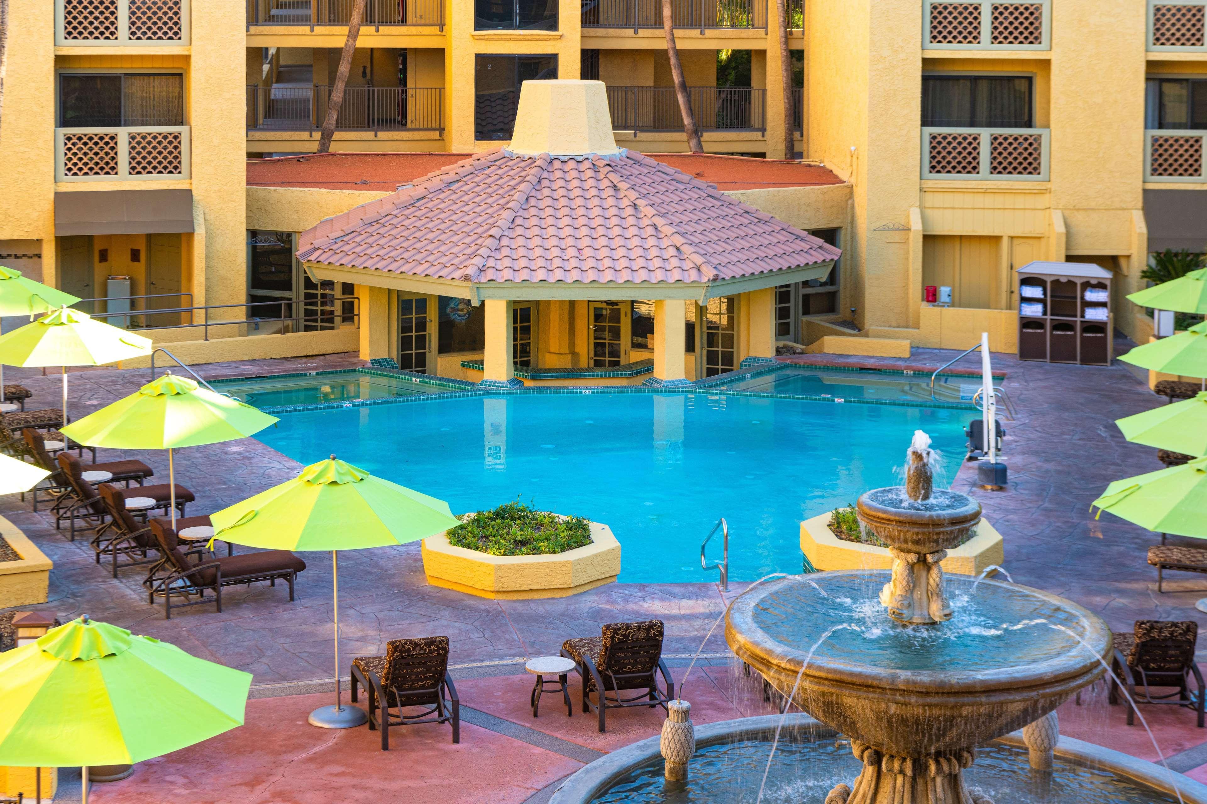 Hilton At The Peak 4*