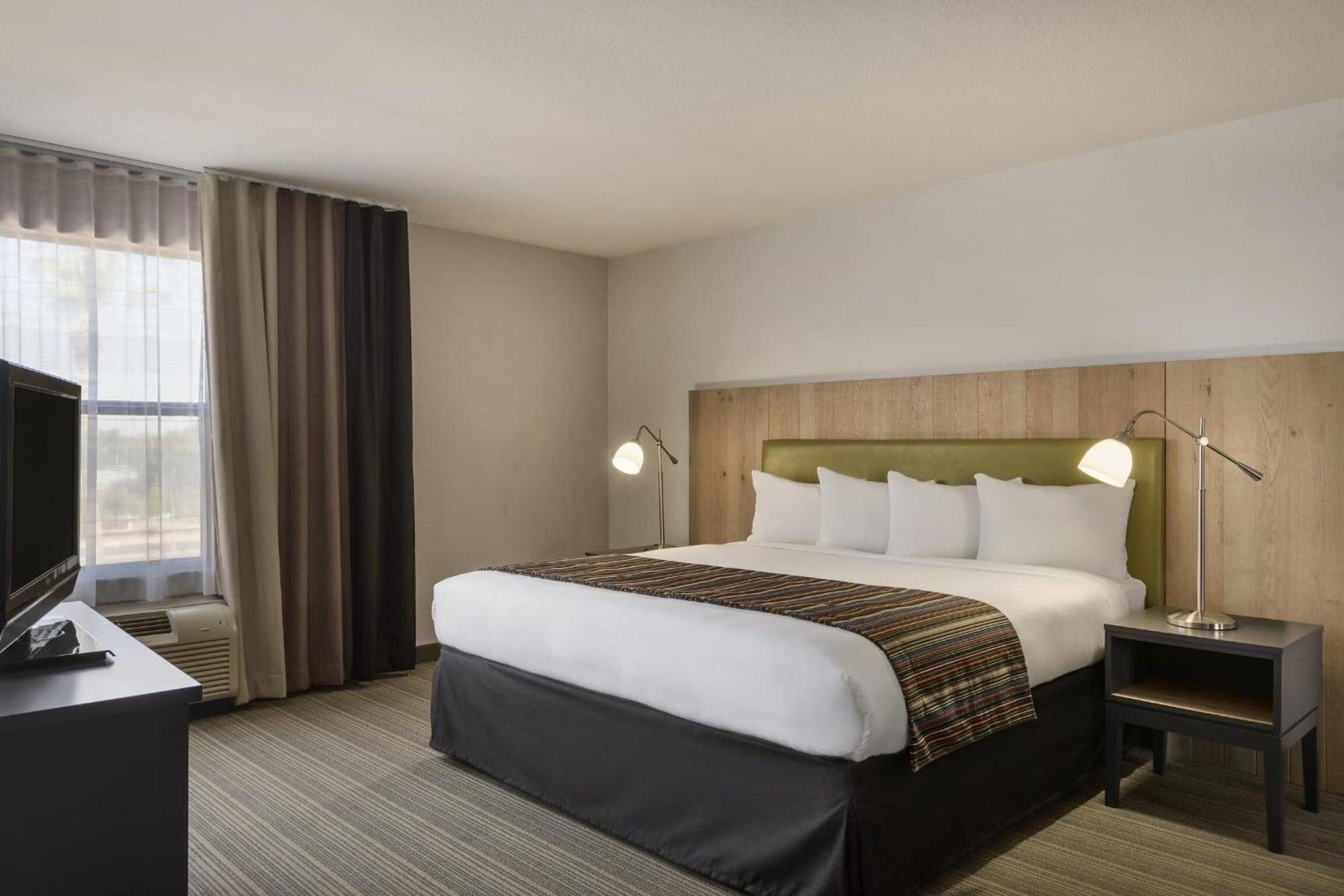 Hotel Greentree & Sky Harbor 3*