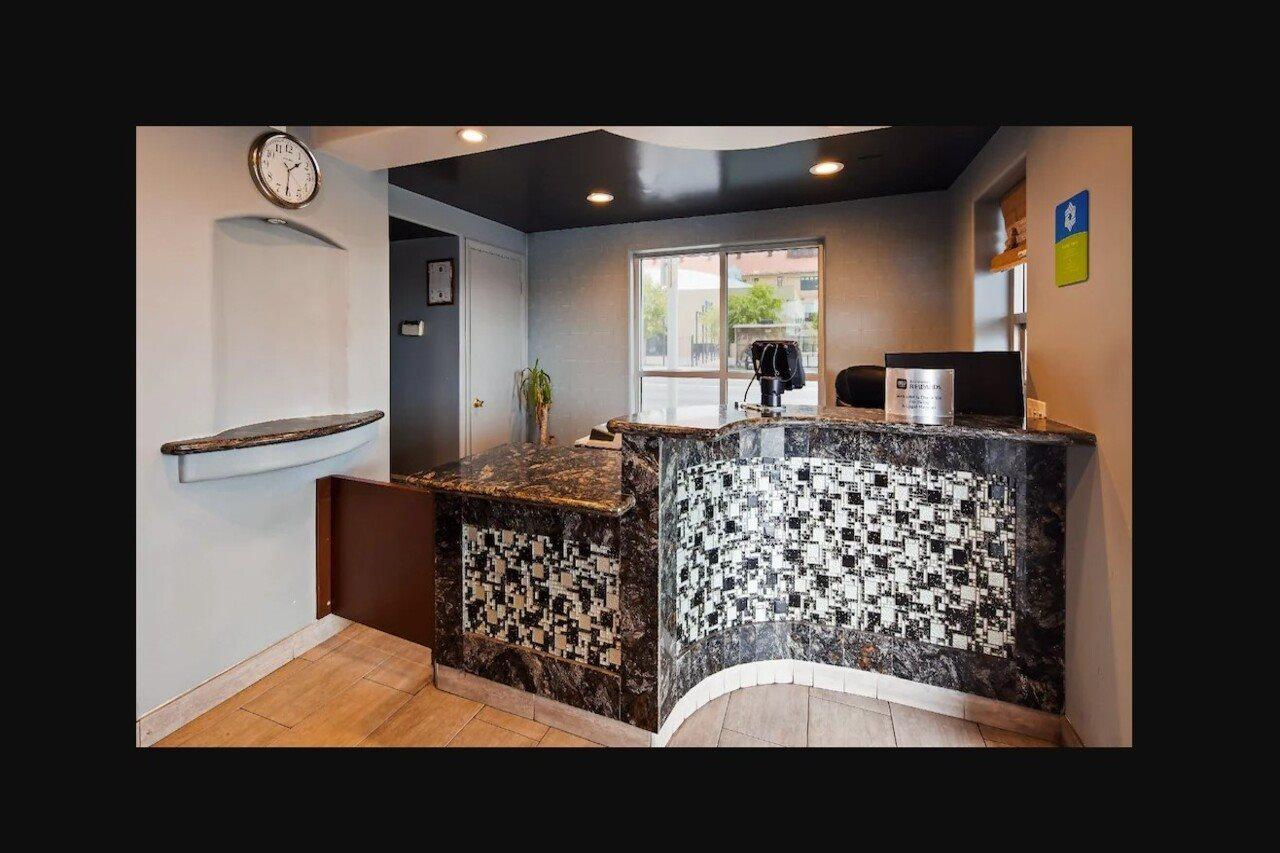 Downtown 3*