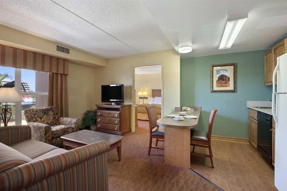 Mainstay North Hotel