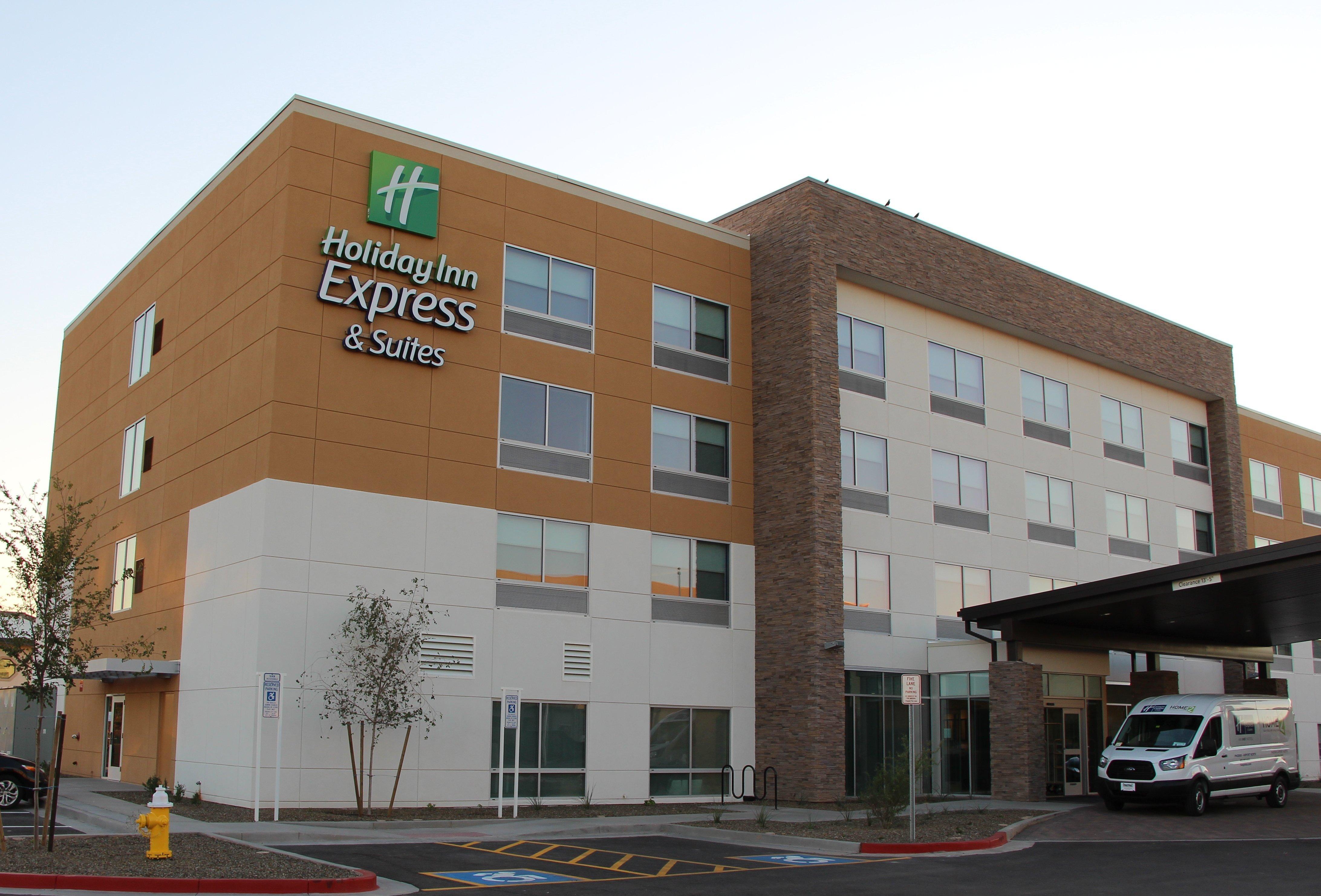 Express & - - Airport North By Ihg 3*