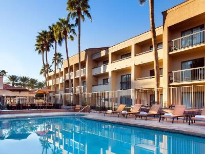 Courtyard By Marriott North Hotel