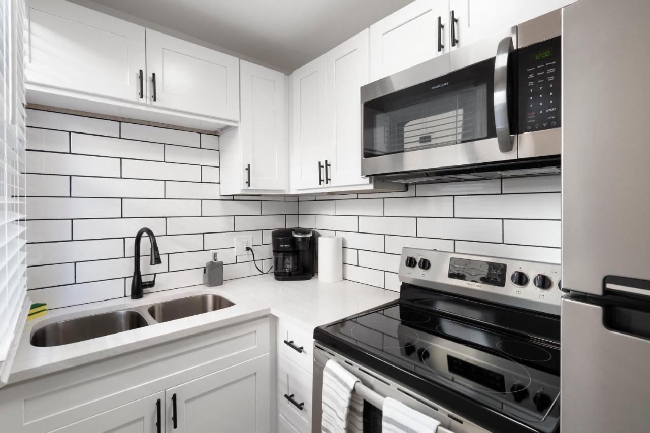 Avalon Suites *