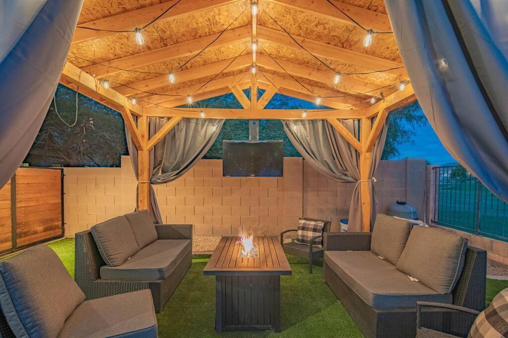 Tranquil Oasis: Experience Luxury Living! Holiday home Phoenix