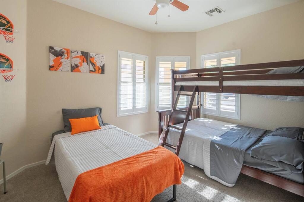 Tranquil Oasis: Experience Luxury Living! Holiday home *