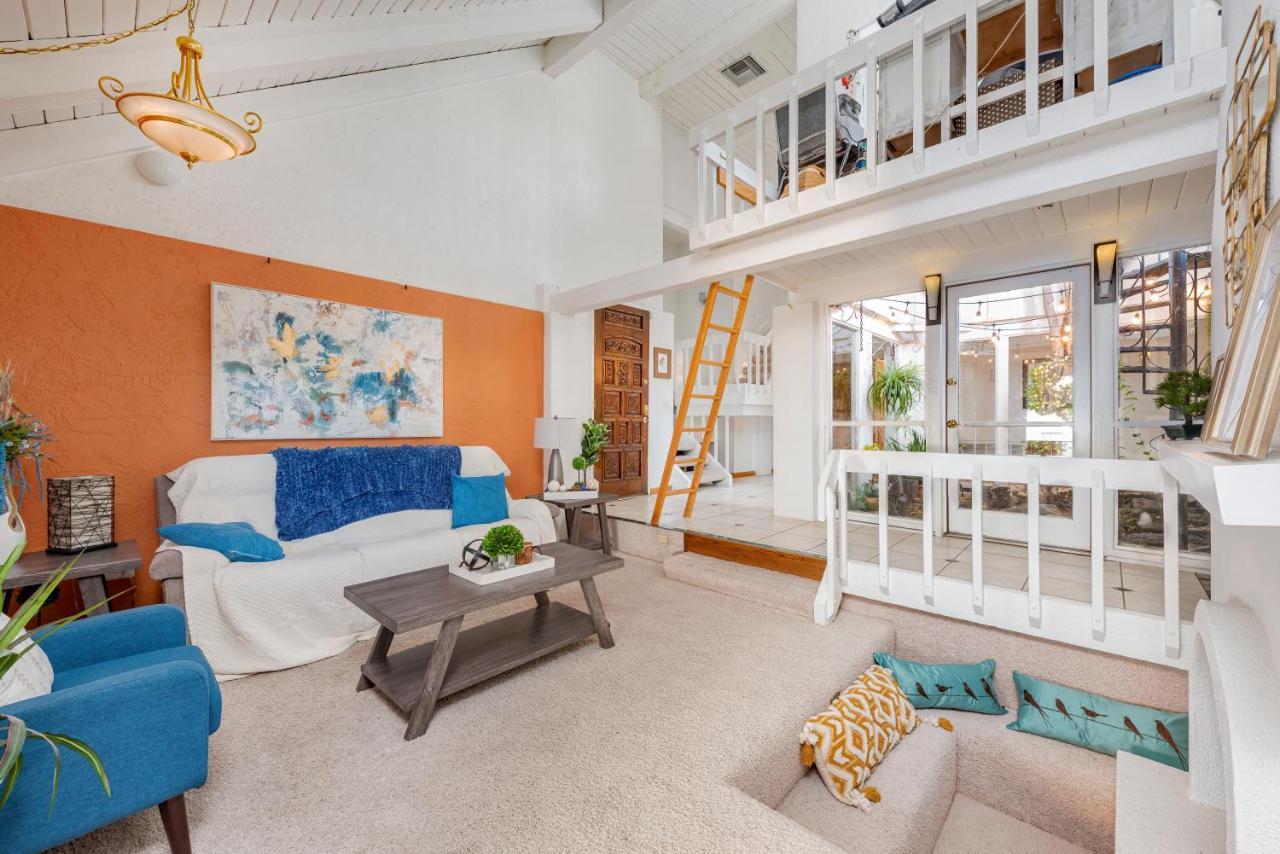 Hostel Smart Solution - Individual Private Bed-pods In Gorgeous Shared Space - Women Only Dorm In 5 - Coed House - Full-sized Mattresses In Individual Pods - With Built-in Private Storage - Gorgeous Shared - Affordable Luxury - Sparrow House Phoenix