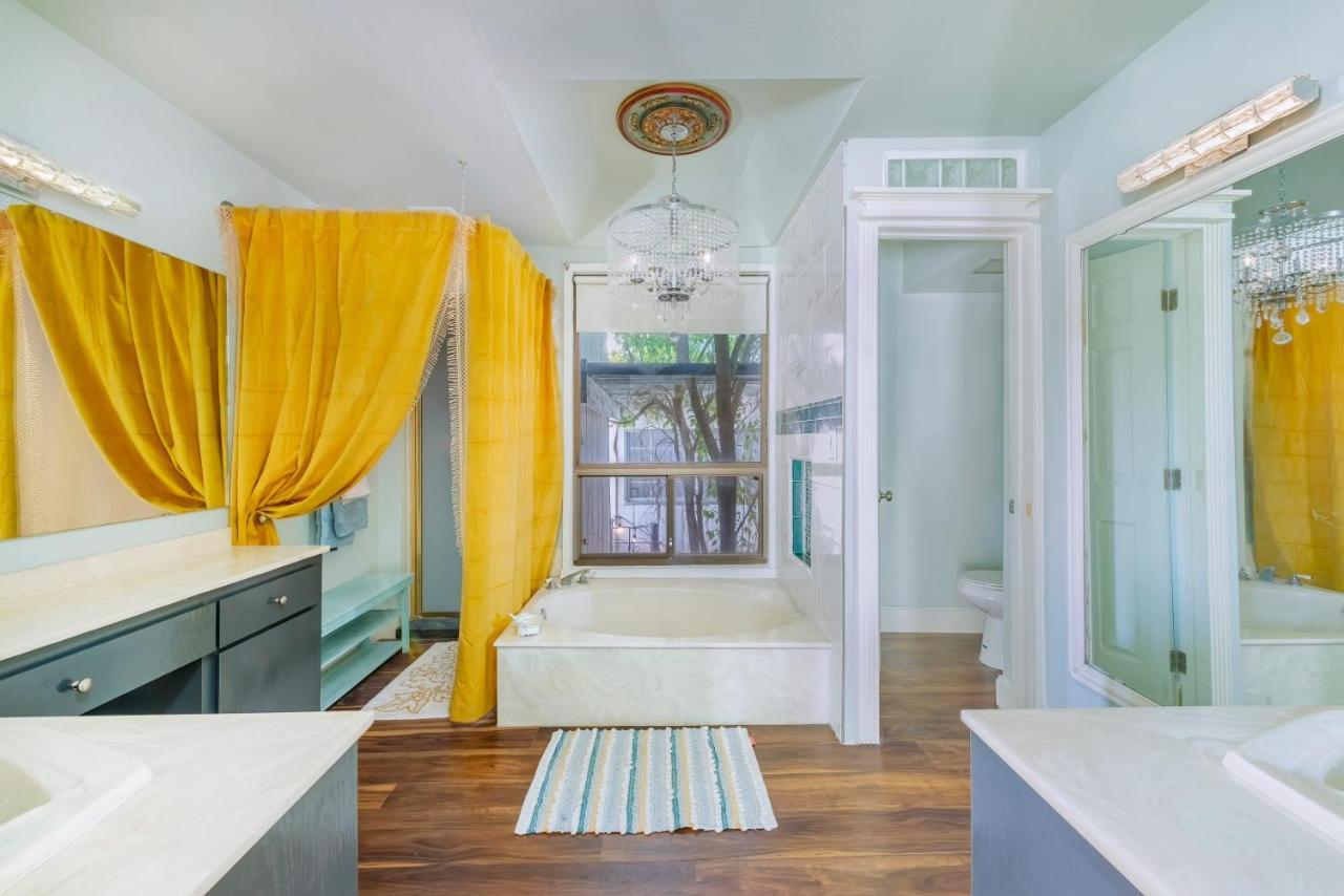 Smart Solution - Individual Private Bed-pods In Gorgeous Shared Space - Women Only Dorm In 5 - Coed House - Full-sized Mattresses In Individual Pods - With Built-in Private Storage - Gorgeous Shared - Affordable Luxury - Sparrow House