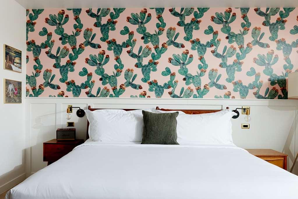 Hotel Rise Uptown