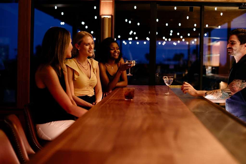 Hotel Rise Uptown 4*