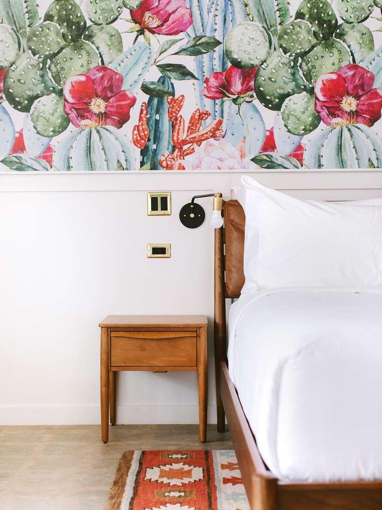Hotel Rise Uptown