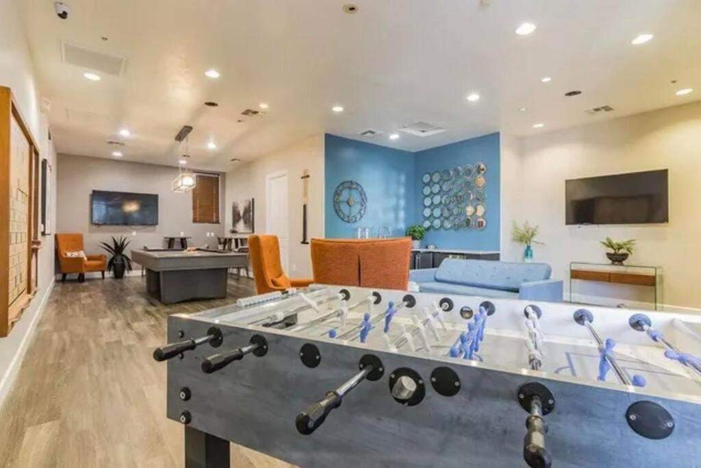 Modern 2br Oasis! Phoenix