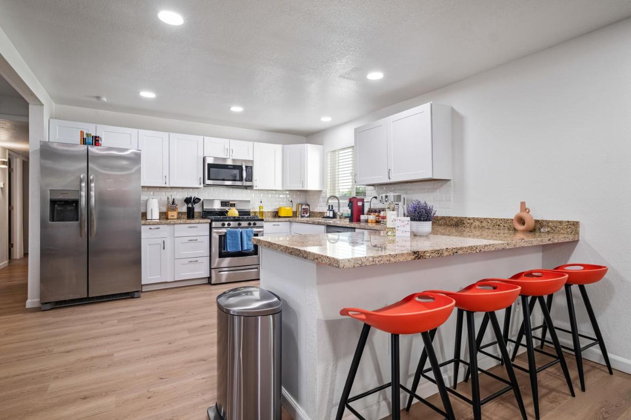 Holiday home Gorgeous 4-bed With Golf, Pool, & Hot Tub! Phoenix