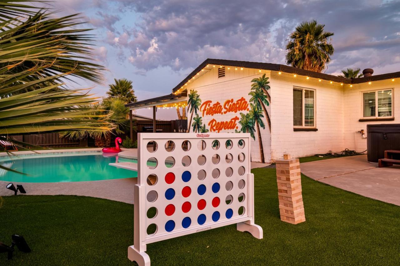 Gorgeous 4-bed With Golf, Pool, & Hot Tub! Holiday home