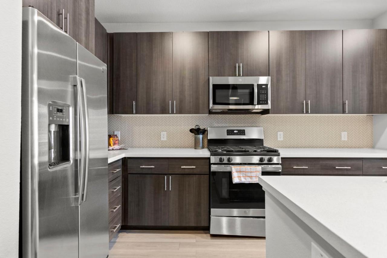 Cozysuites Phx Roro Gym, Pool, Pets, Parking! #9 * Phoenix