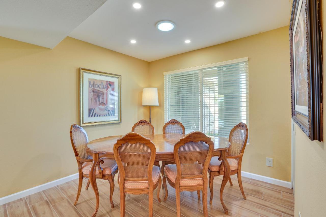 Casa de férias Glendale Oasis With Private Pool, Patio And Fireplace! Phoenix