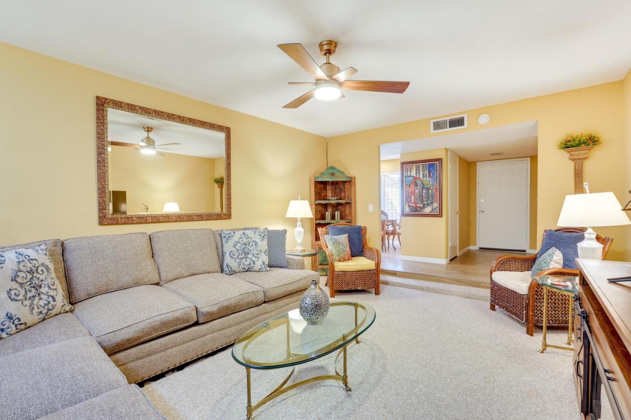 Casa de férias Glendale Oasis With Private Pool, Patio And Fireplace! *