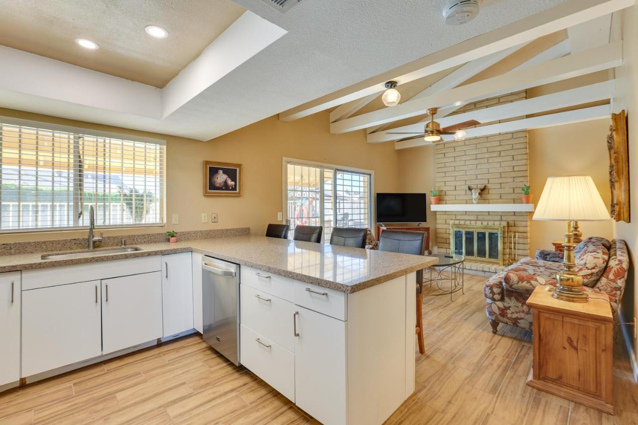Glendale Oasis With Private Pool, Patio And Fireplace! Casa de férias *