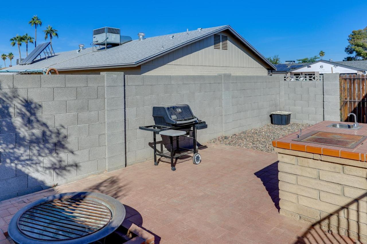 Glendale Oasis With Private Pool, Patio And Fireplace! Casa de férias