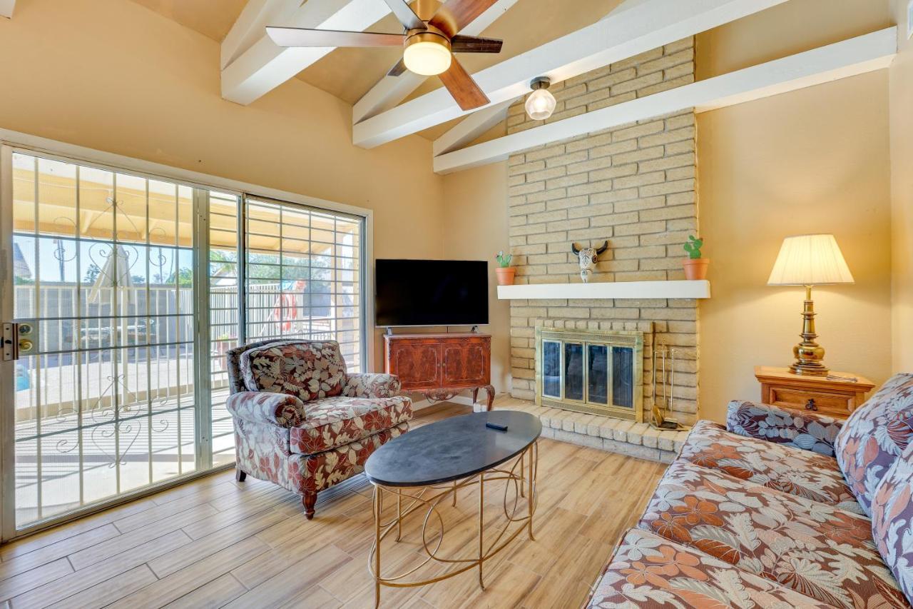 Casa de férias Glendale Oasis With Private Pool, Patio And Fireplace! Phoenix