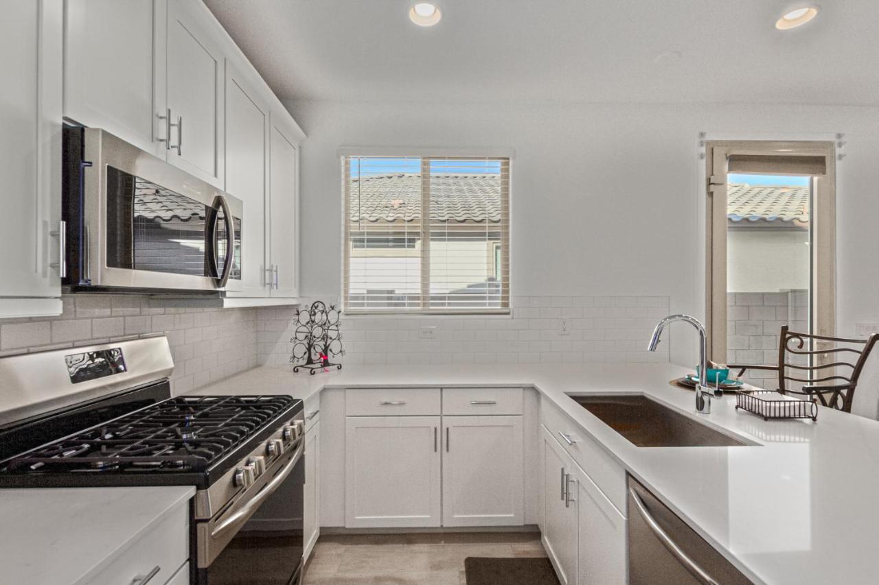 At Your Service - Modern Amenities, Urban Location, Sophisticated Style Apartamento