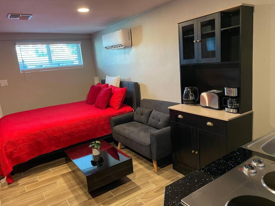 New Midtown Modern With Backyard Apartamento