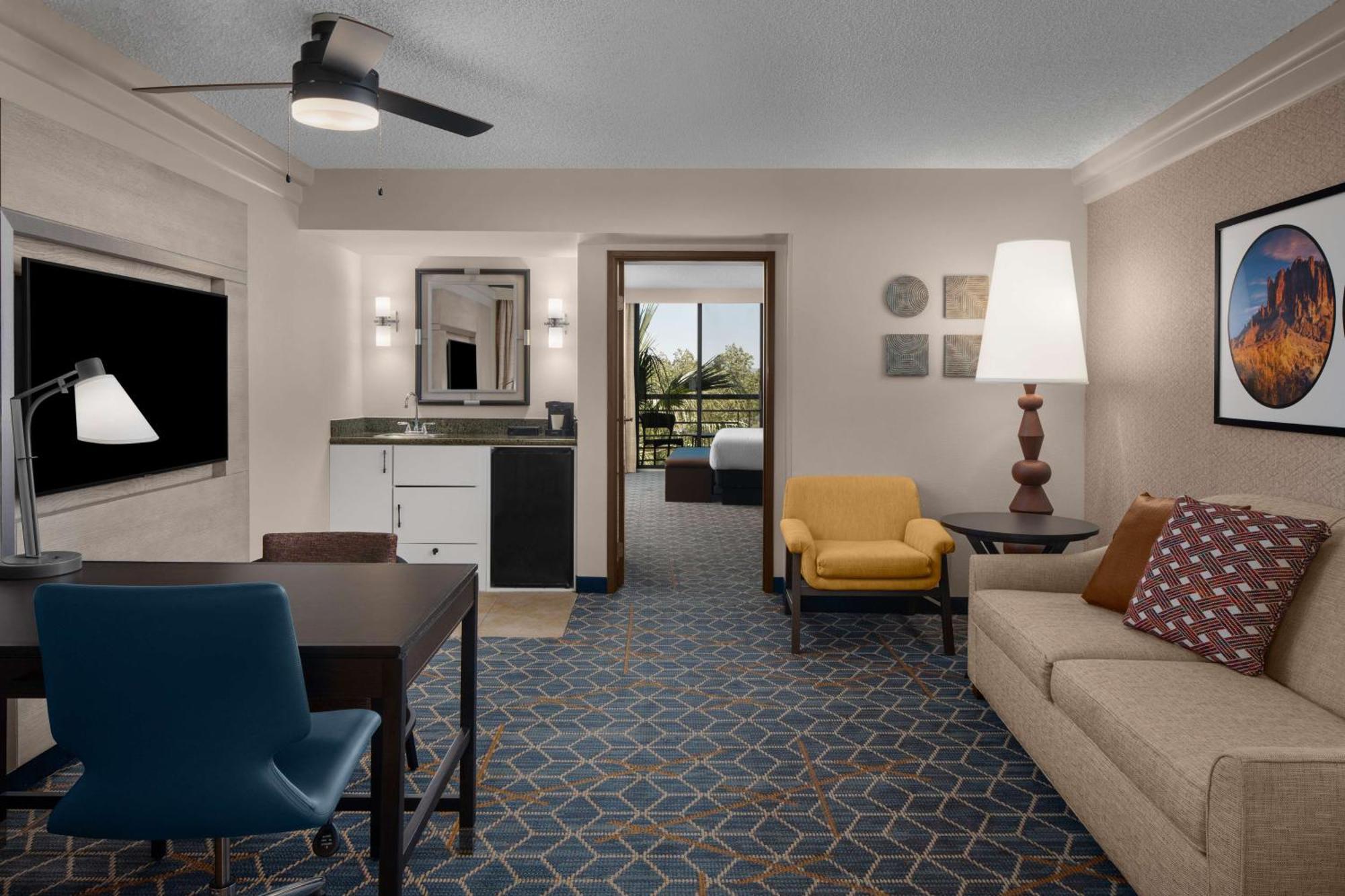 Hotel Embassy By Hilton Biltmore 3*