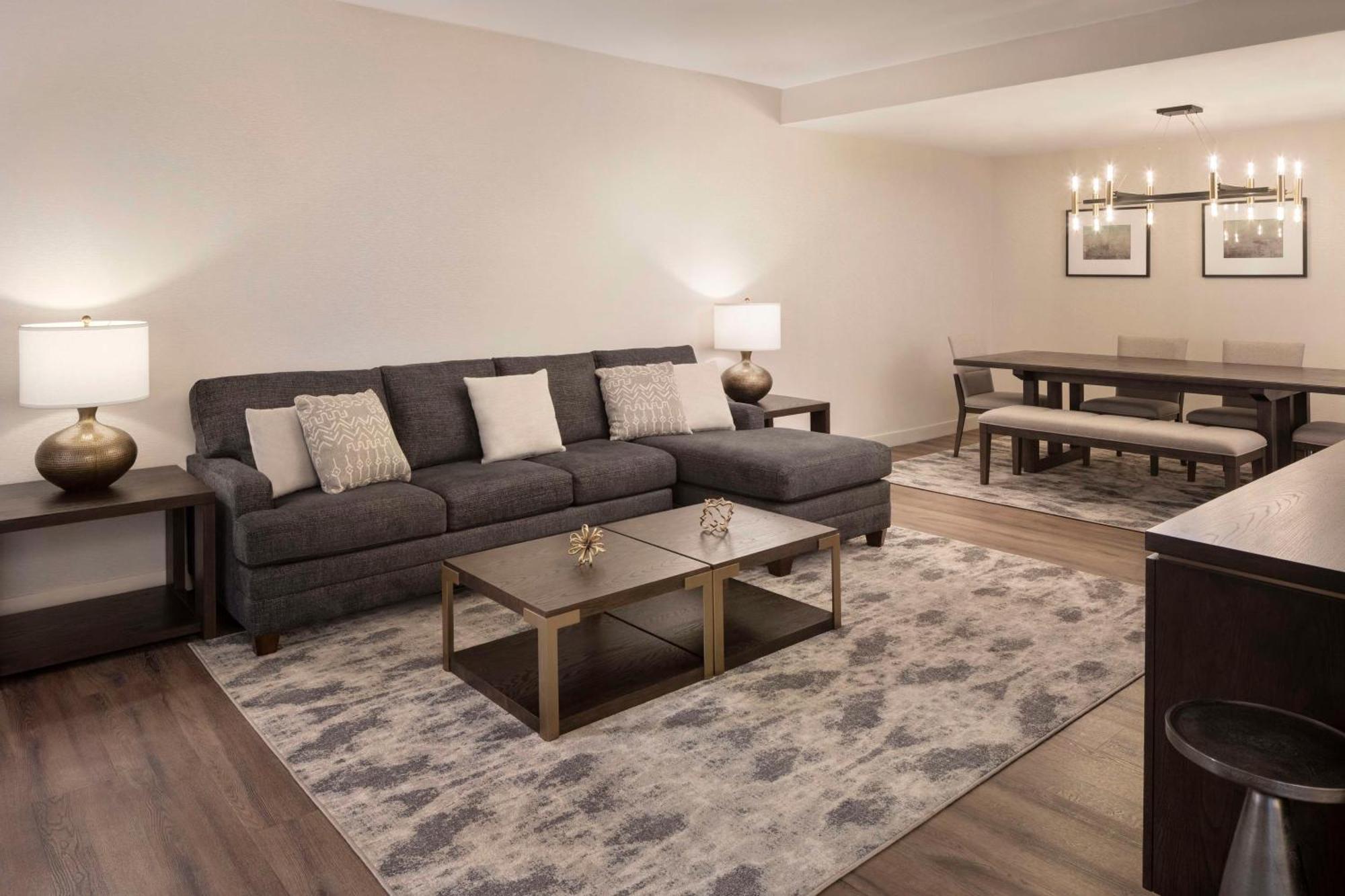 Hyatt Regency Downtown - No Destination Fees Hotel 4*