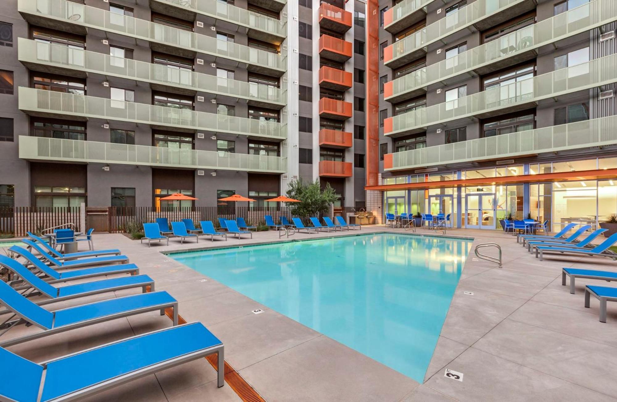 Apartment Sophisticated Living At Roosevelt Point, *