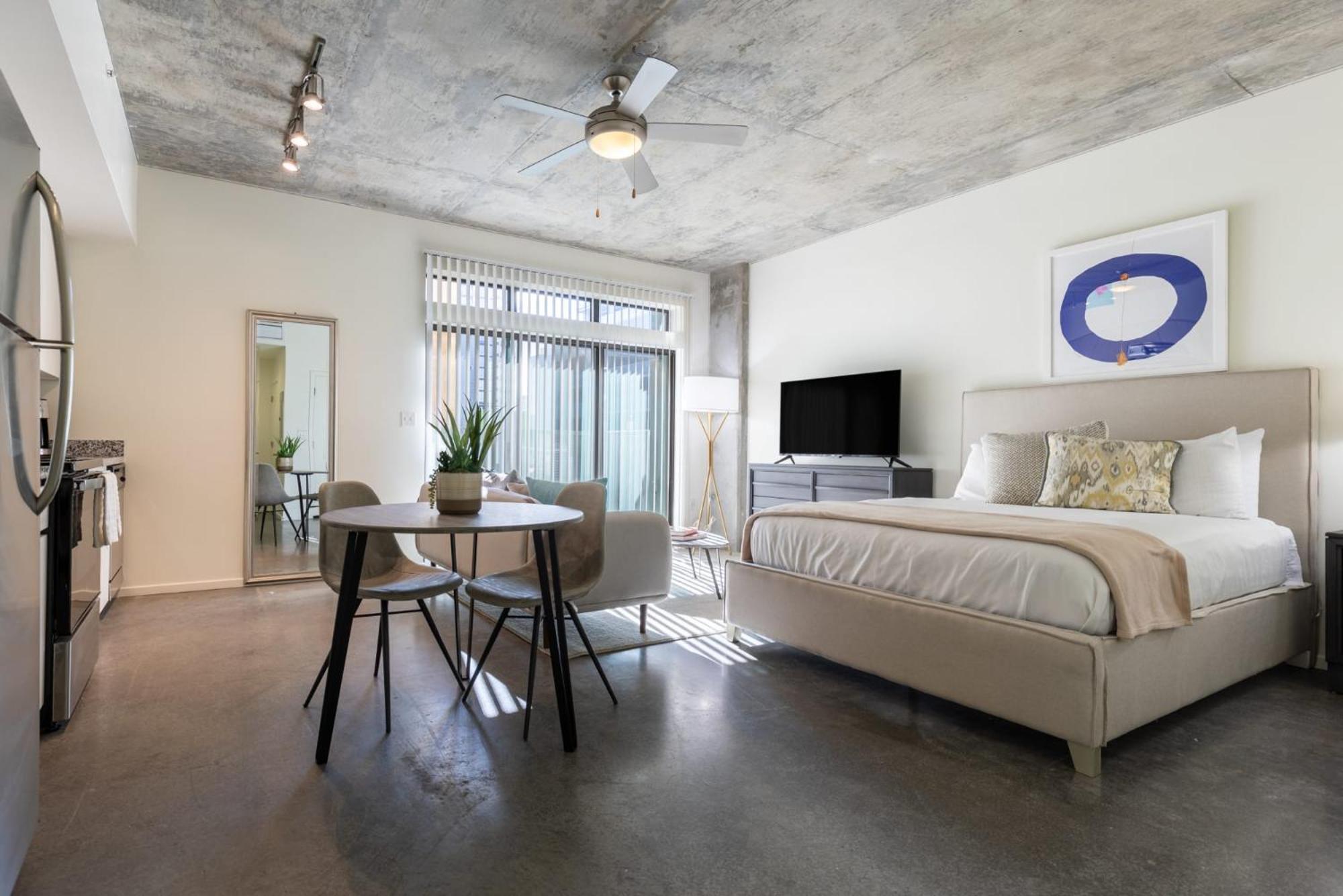 Apartment Sophisticated Living At Roosevelt Point,