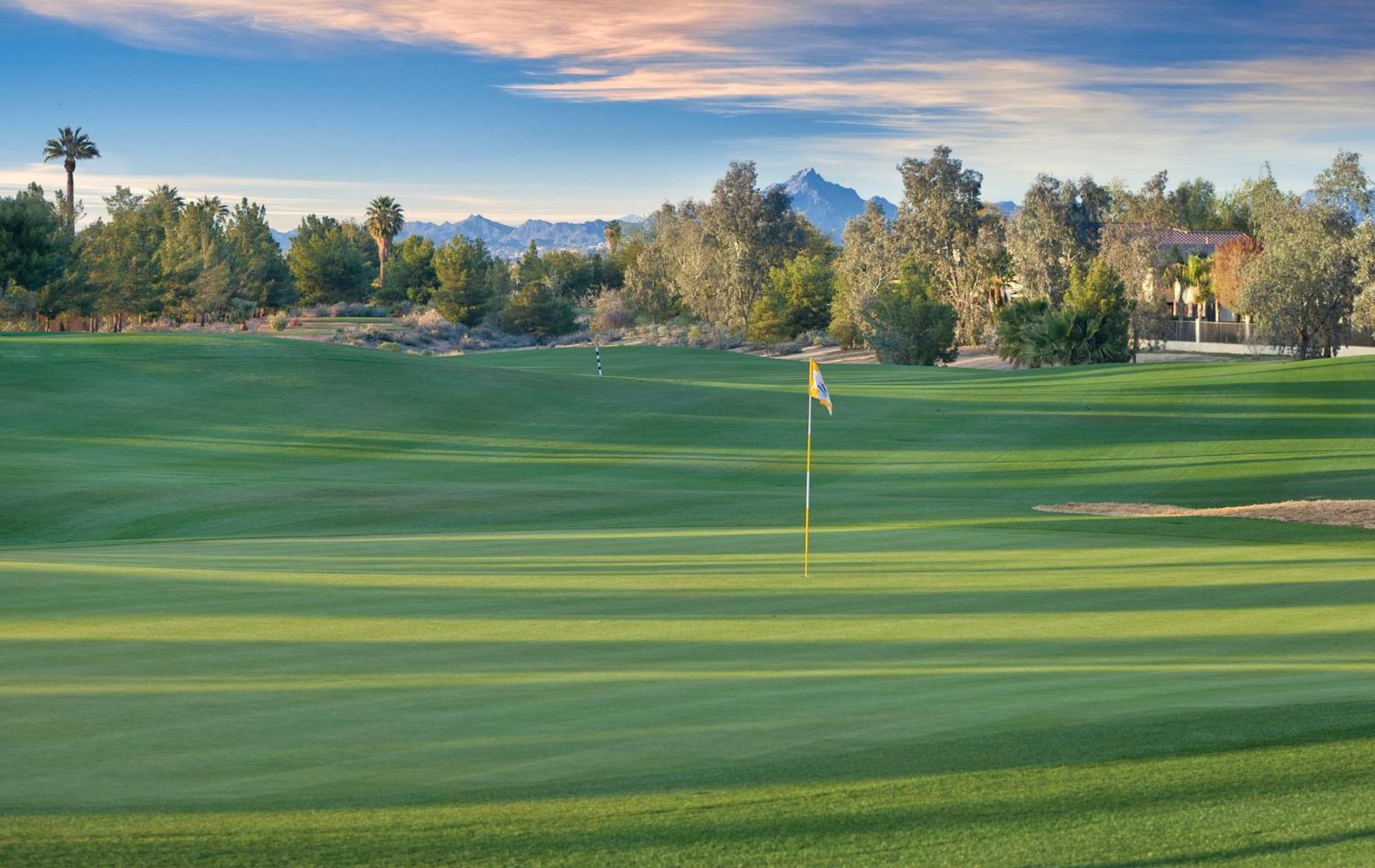 The Legacy Golf 4*