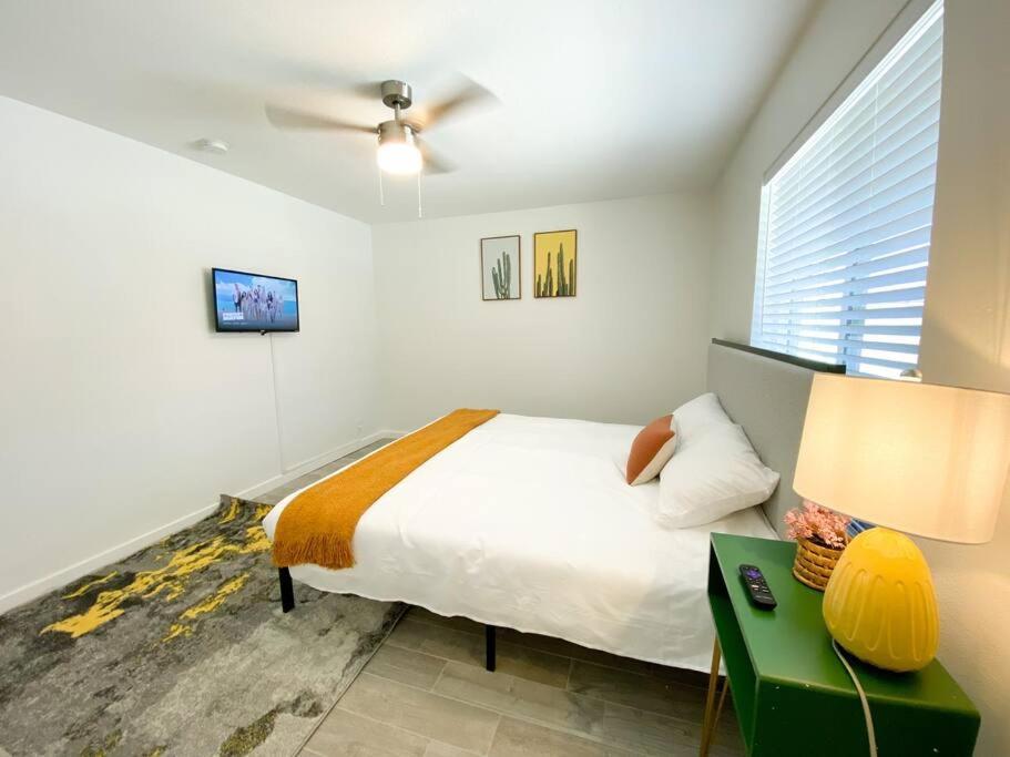 Alluring Townhouse With 2 King Beds, Grill, And Free Parking! Pousada *