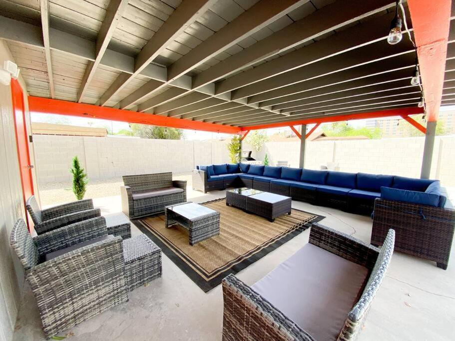 Alluring Townhouse With 2 King Beds, Grill, And Free Parking! Phoenix