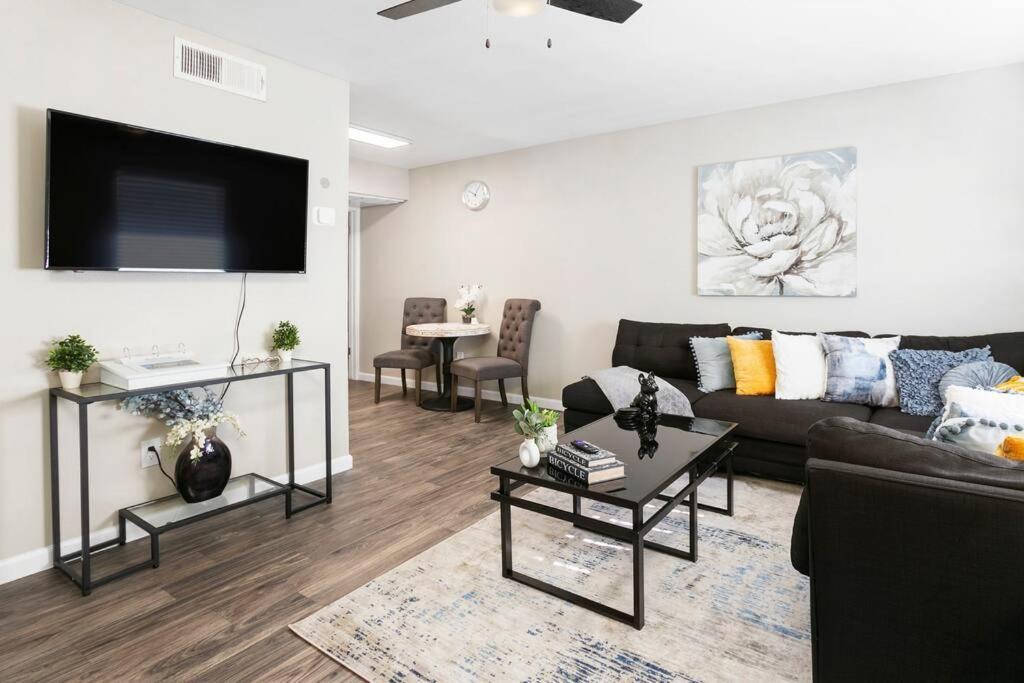 Desert Skyline Apt W/pool & Apartamento Phoenix