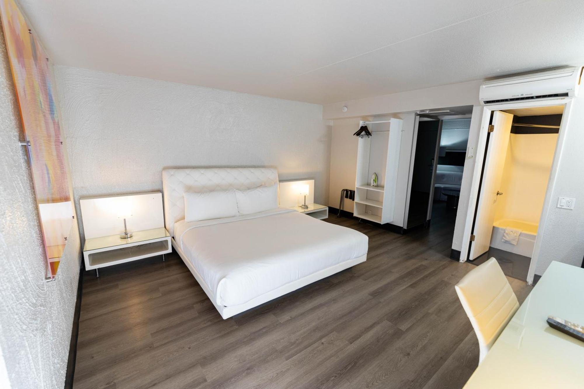 Hotel The Clarendon And (adults Only) 4*