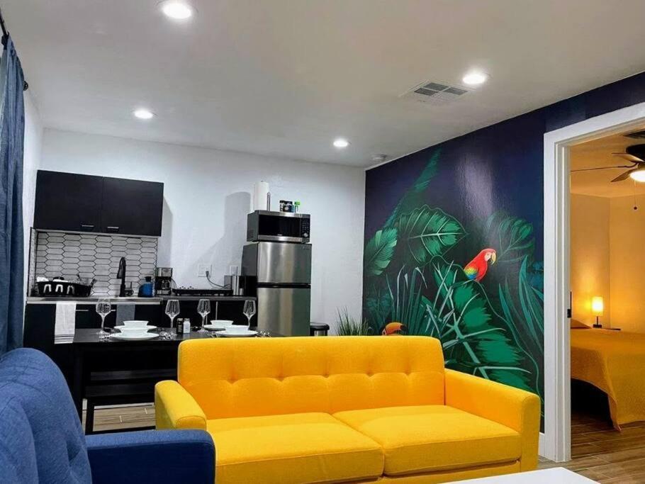 Retreat - 1 Bedroom King With 2 Smart Tvs - 10 Min From Airp - Unit B * Phoenix