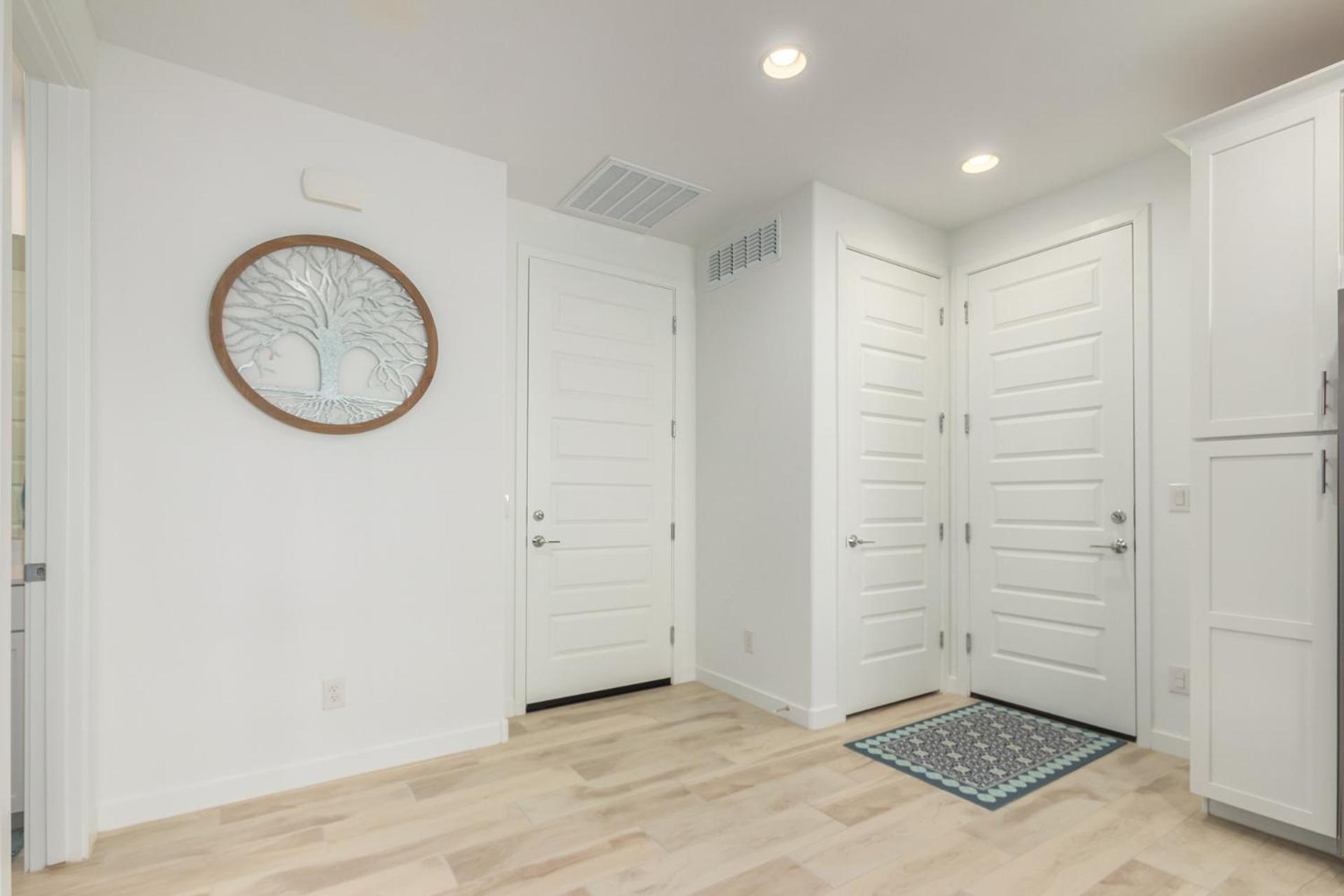 At Your Service - Modern Amenities, Urban Location, Sophisticated Style Phoenix