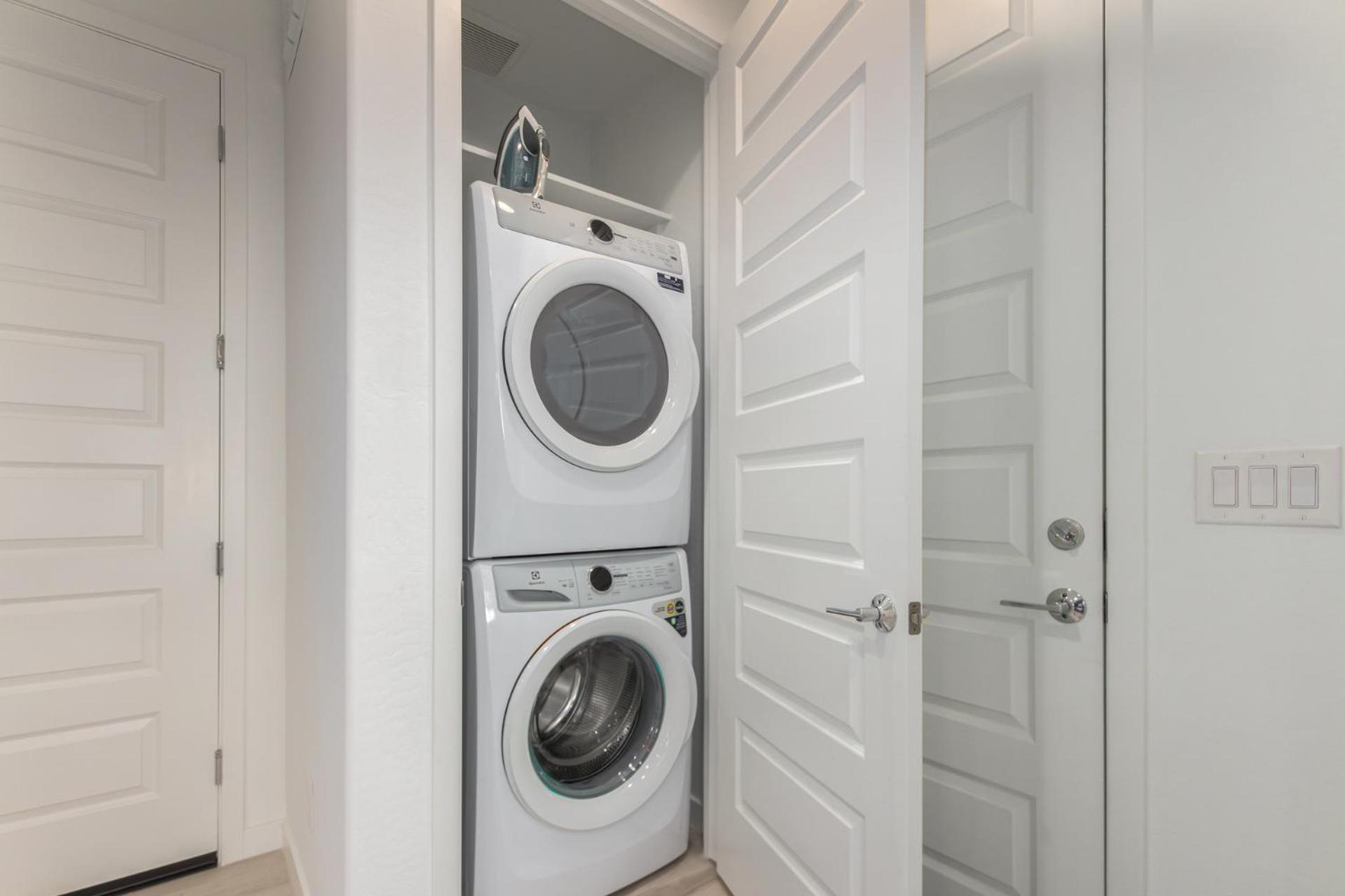 At Your Service - Modern Amenities, Urban Location, Sophisticated Style * Phoenix