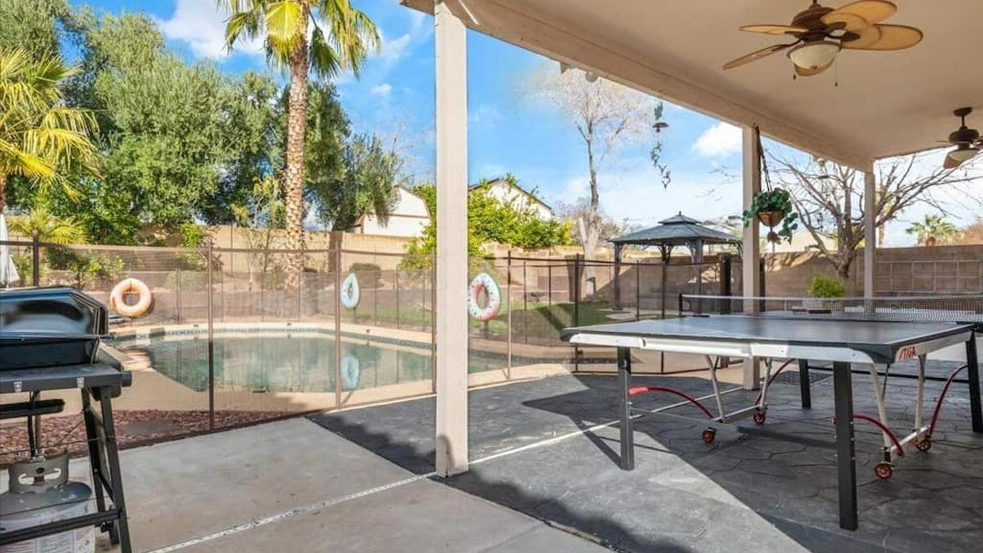 Beautiful Glendale With Pool Games