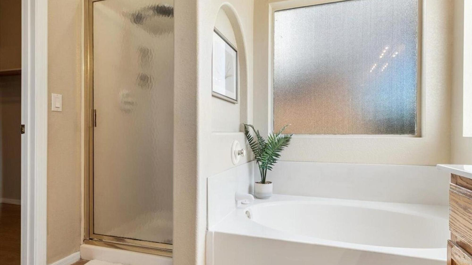 Beautiful Glendale With Pool Games * Phoenix