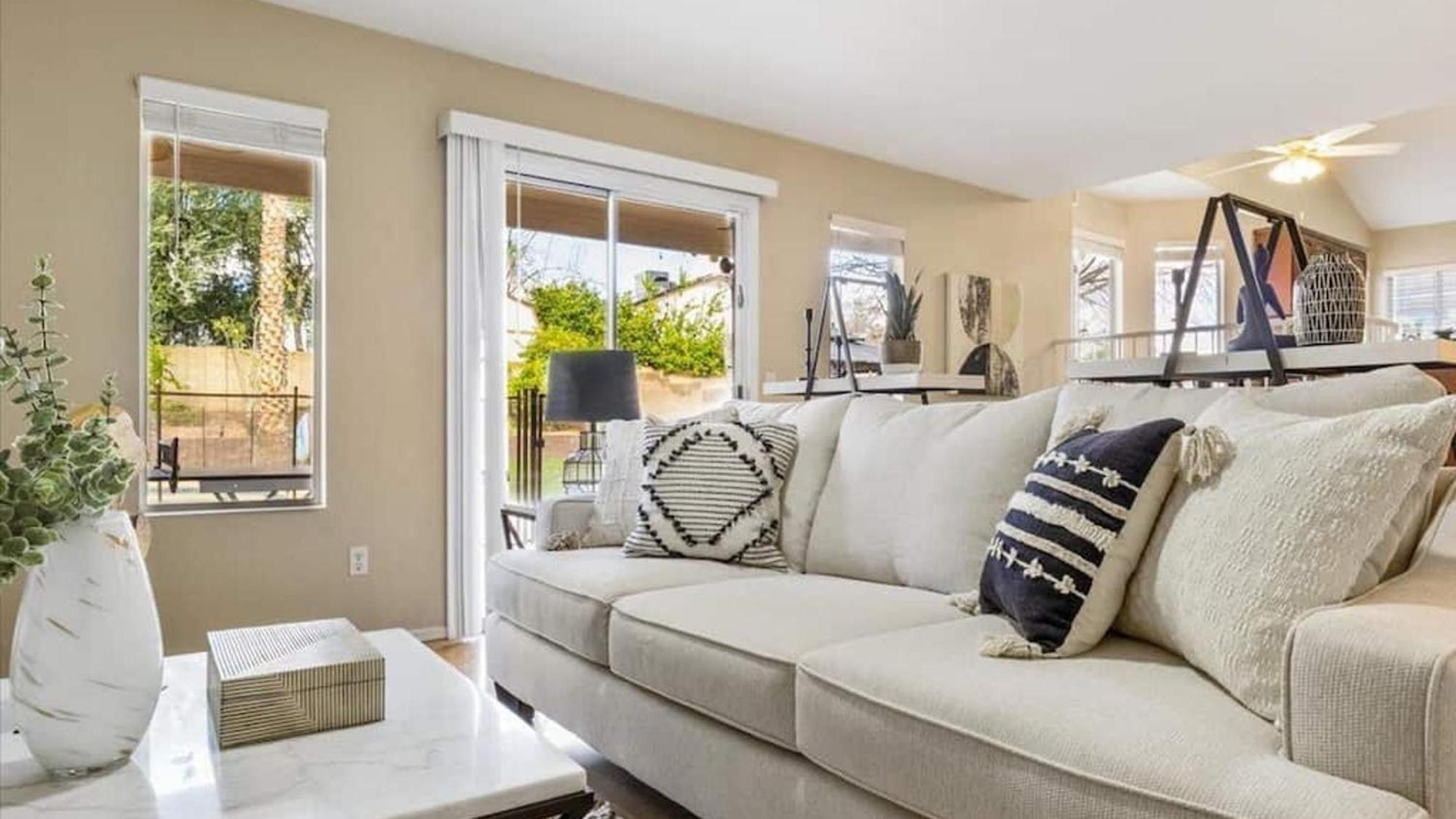 Beautiful Glendale With Pool Games Holiday home Phoenix