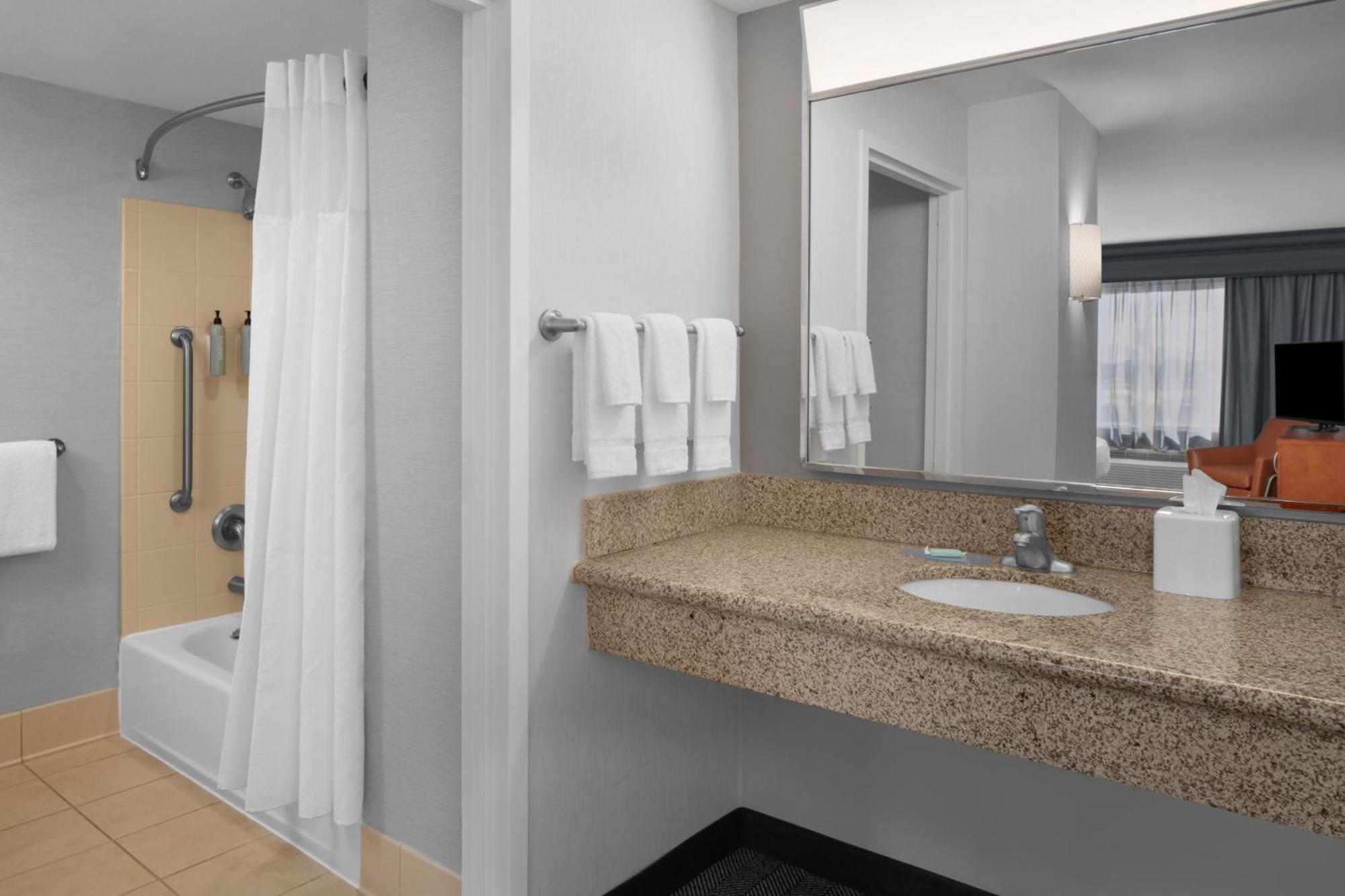Hotel Courtyard By Marriott West/avondale 3*