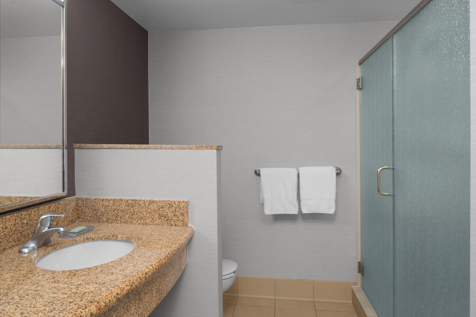 Courtyard By Marriott West/avondale Hotel