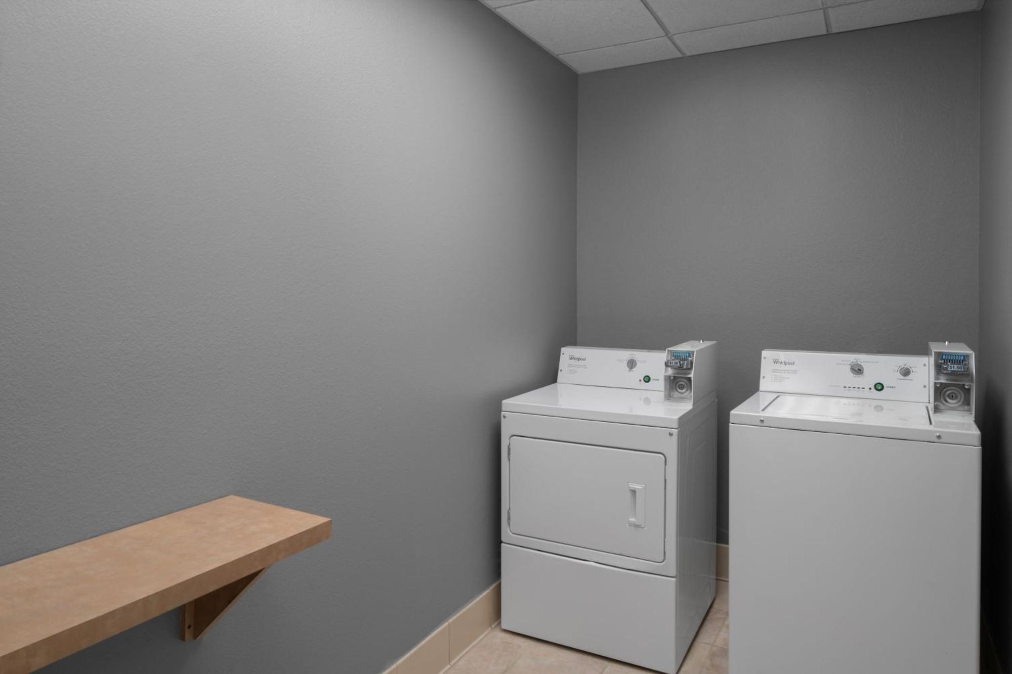 Courtyard By Marriott West/avondale 3*