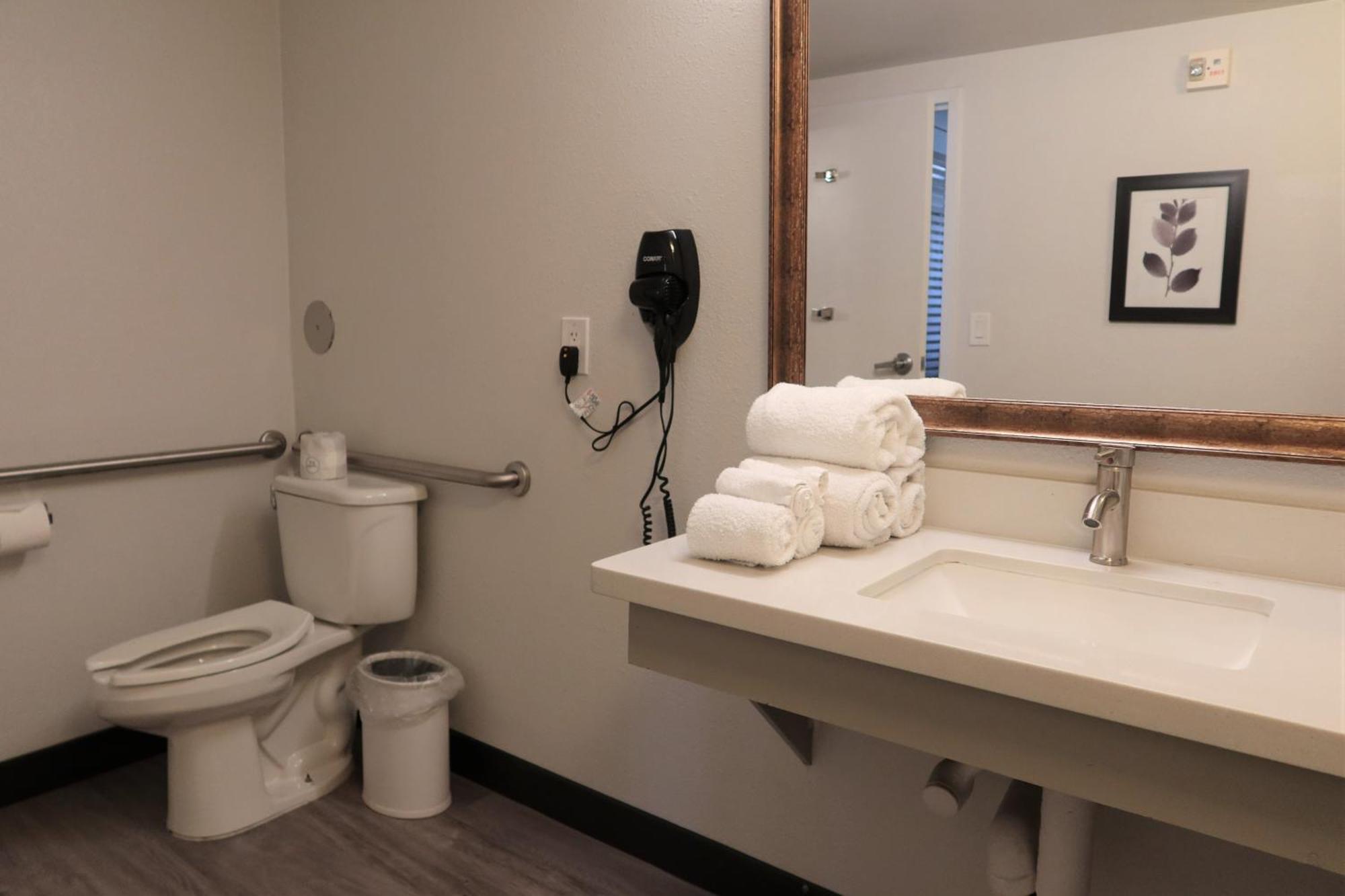 Greentree & Sky Harbor Hotel