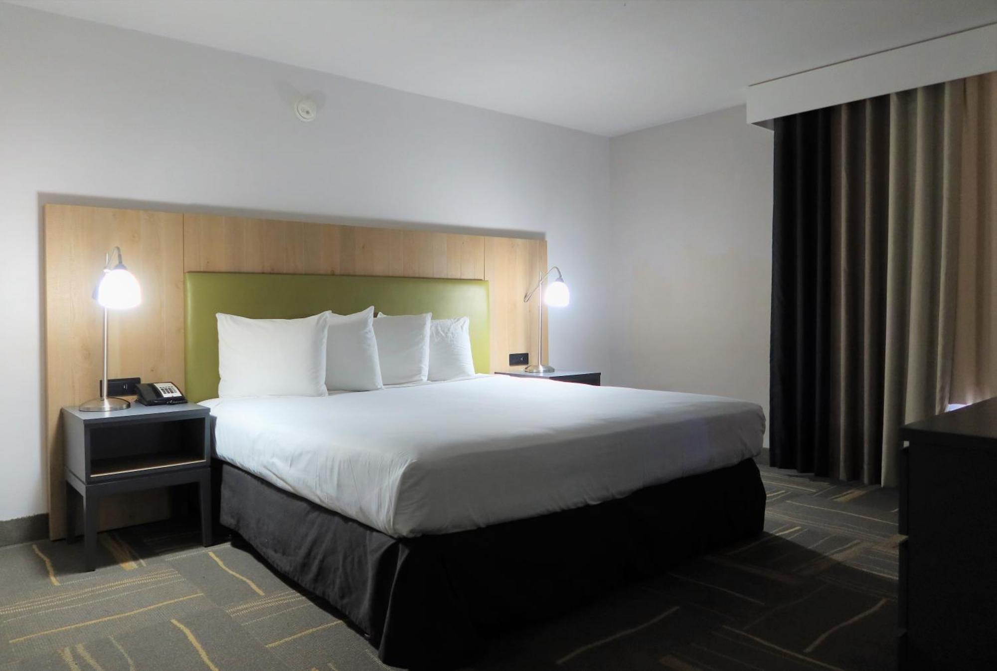 Hotel Greentree & Sky Harbor