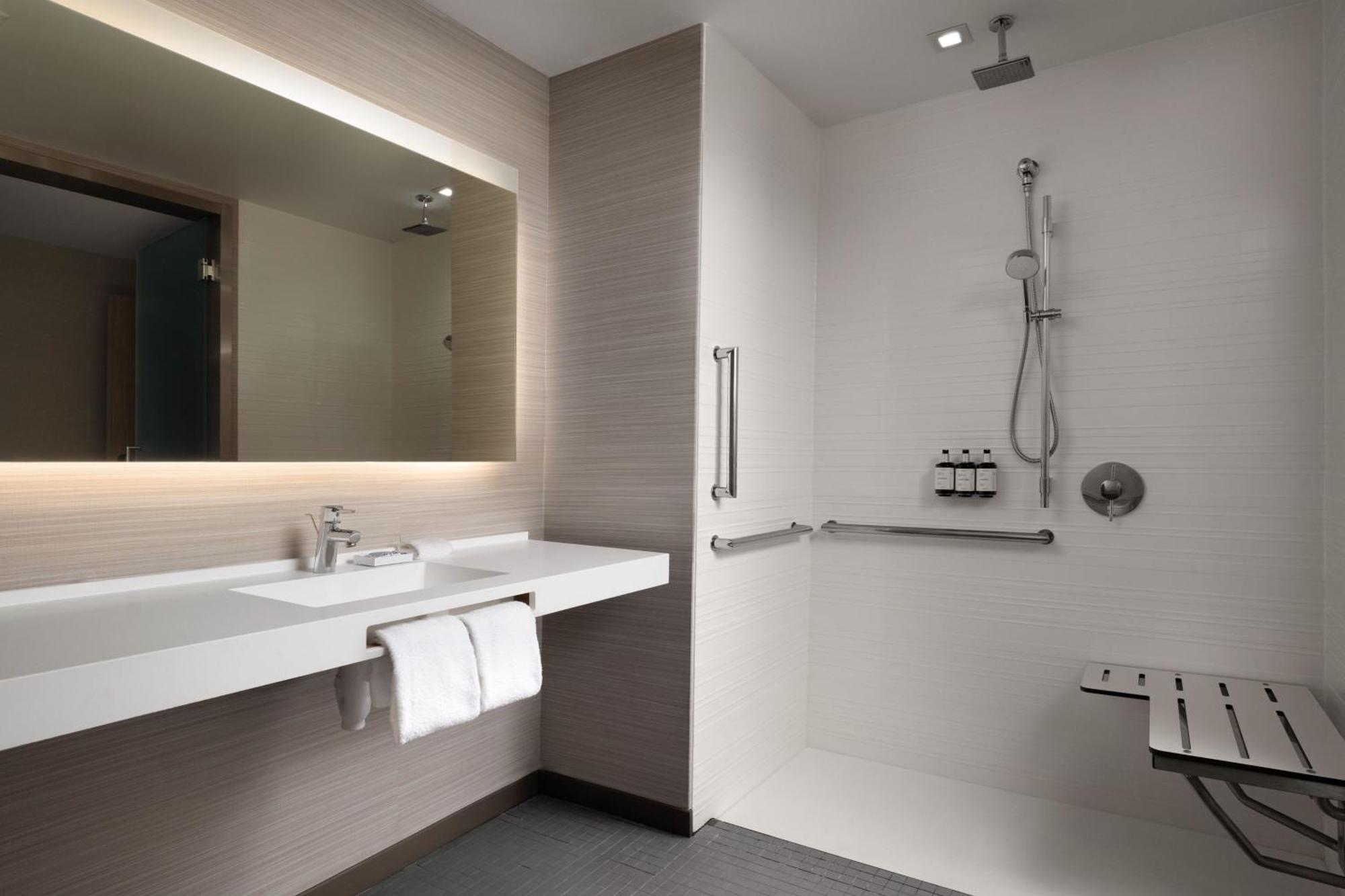Hotel Ac By Marriott Downtown