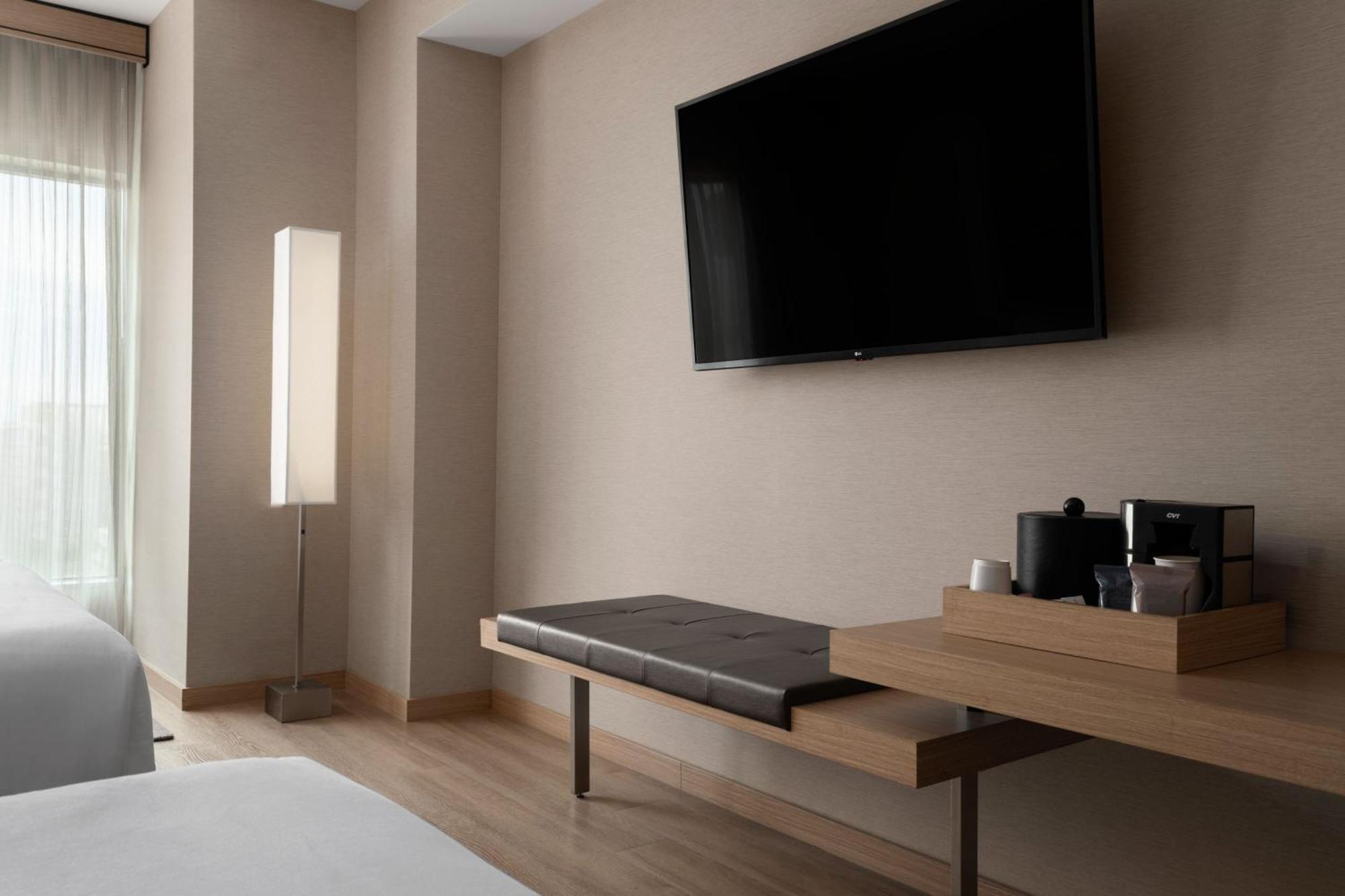 Ac By Marriott Downtown Hotel 3*