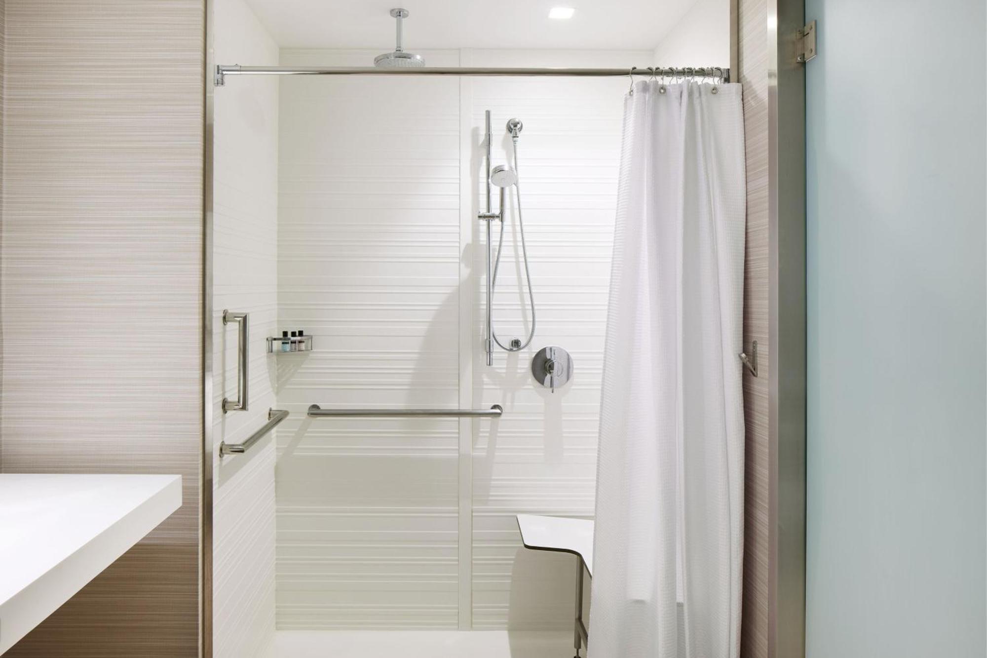 Ac Biltmore 4*